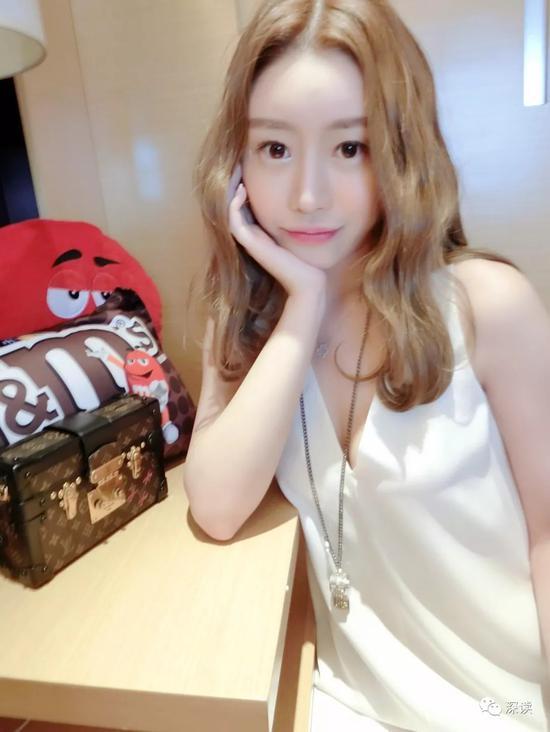 t0192dbf80e236af377.jpg?size=550x732